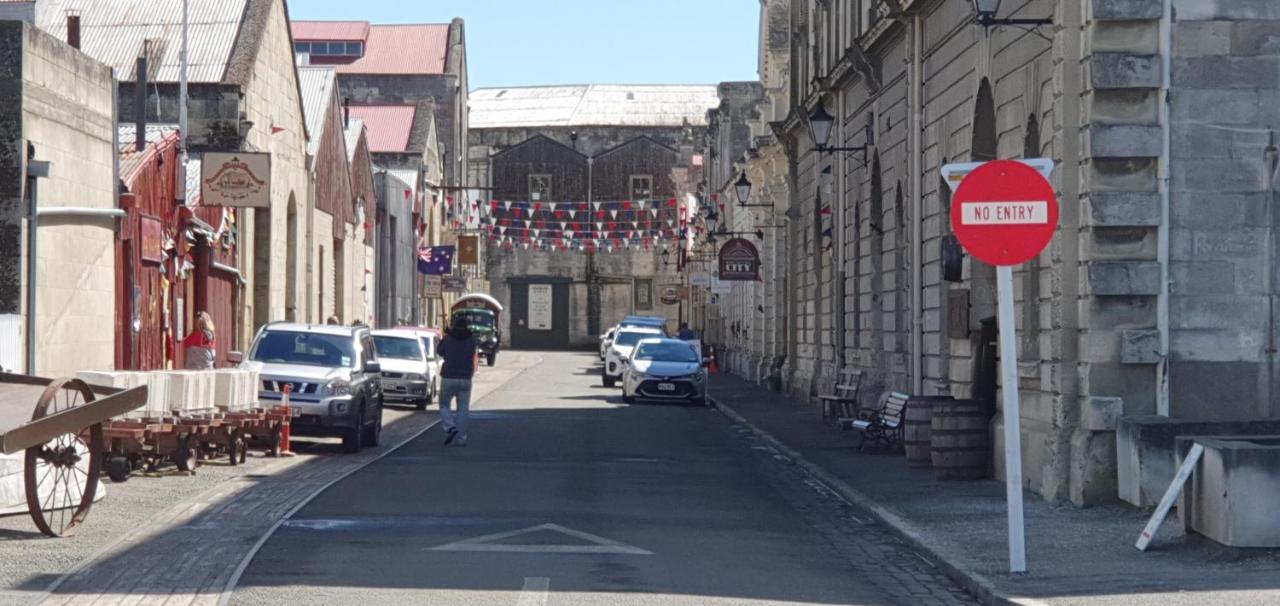 The Mews Oamaru Motell Exteriör bild